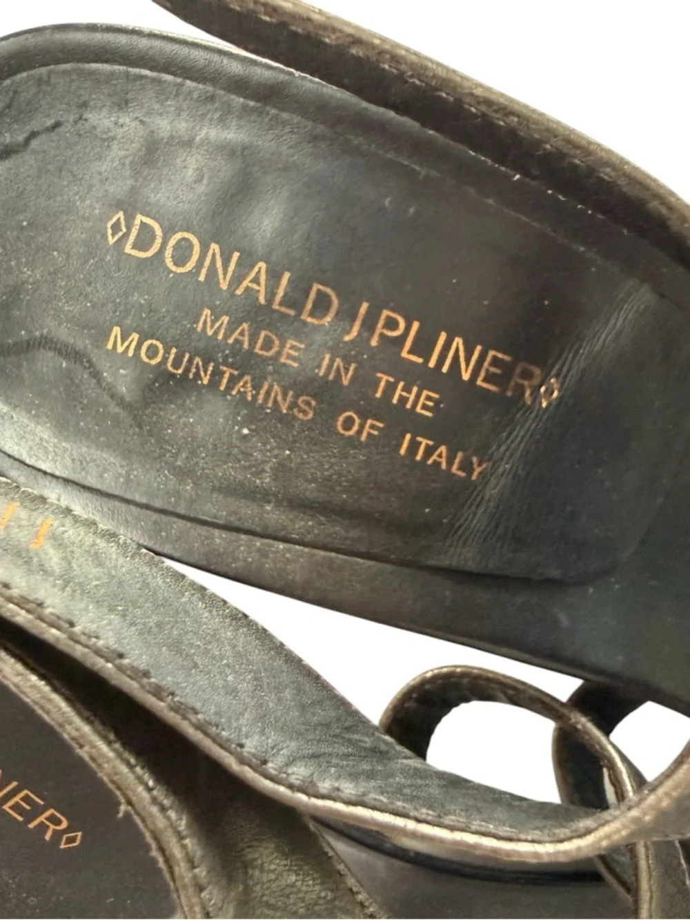 DONALD J PLINER Temira Antique Pewter Leather T-Strap Sandals 3